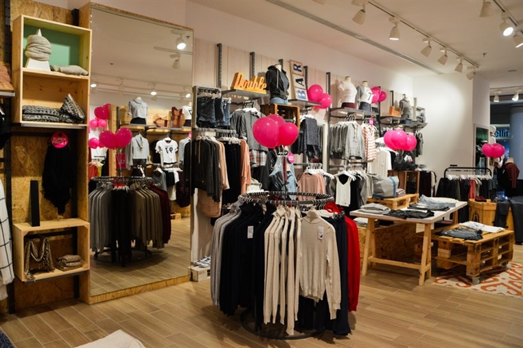 Shana Shop Opening